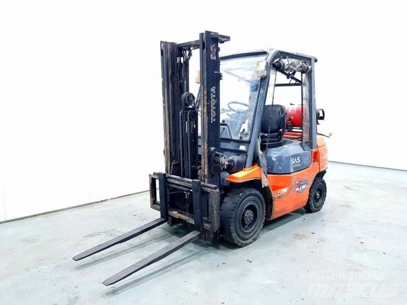 Toyota 42-7FGF25 Carrelli elevatori GPL