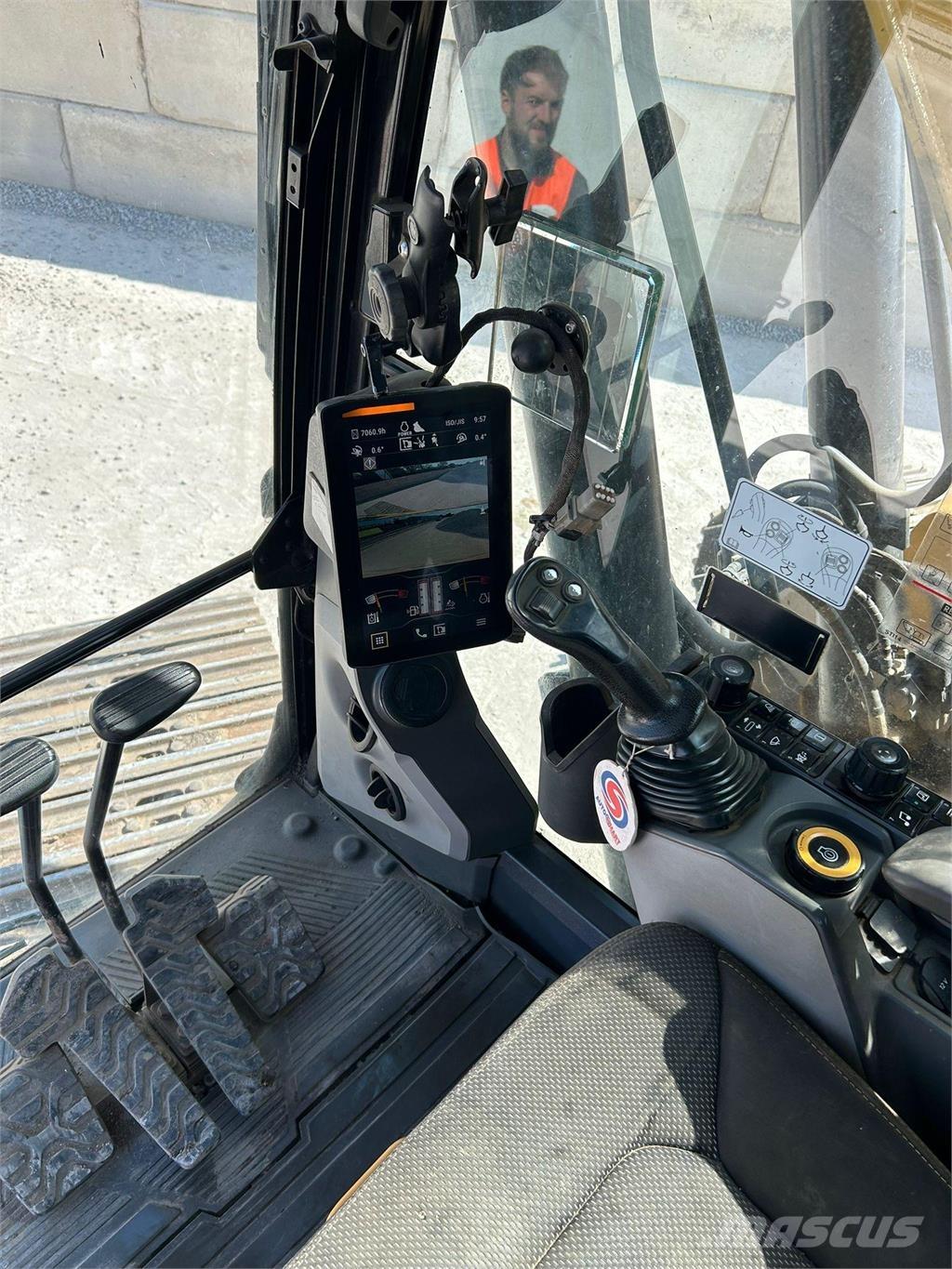 CAT 320 Escavatori cingolati