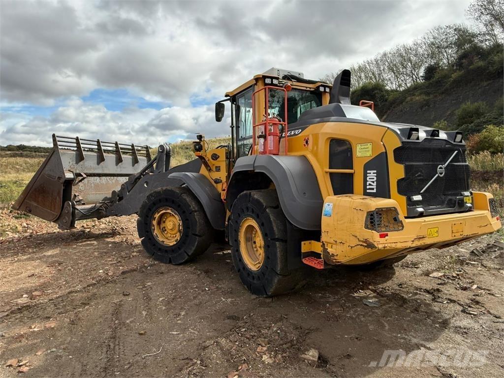 Volvo L120H Pale gommate