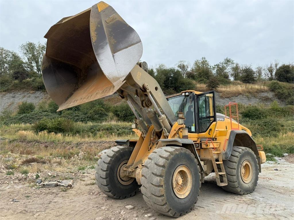 Volvo L150H Pale gommate