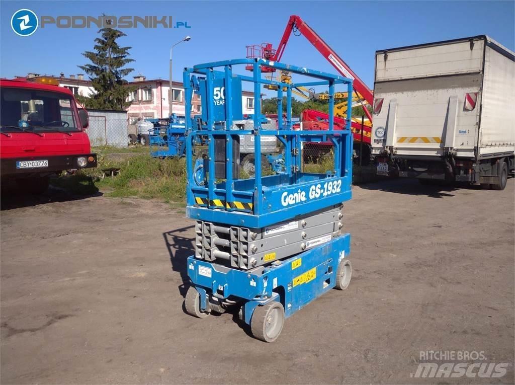 Genie 1932 Piattaforme a pantografo
