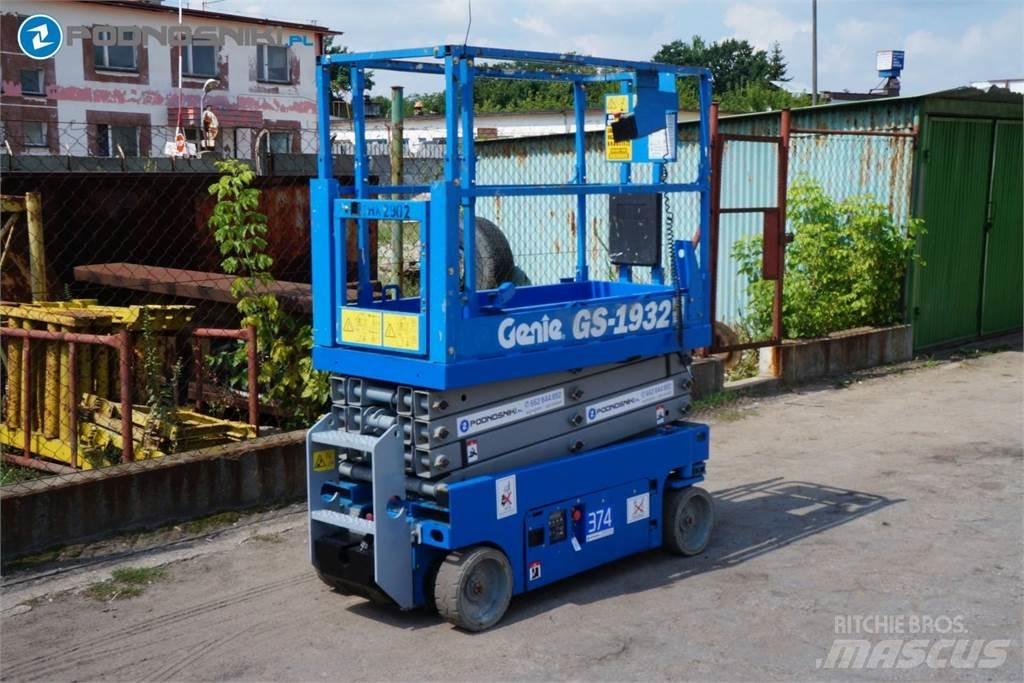 Genie 1932 Piattaforme a pantografo