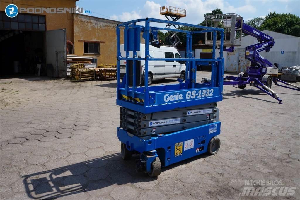 Genie 1932 Piattaforme a pantografo