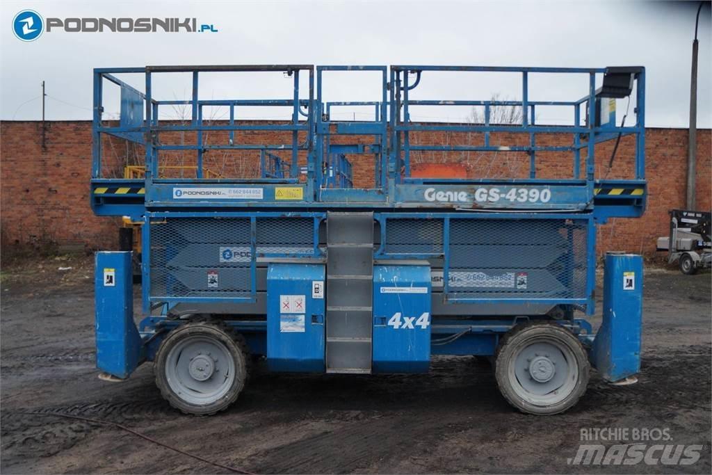Genie 4390 Piattaforme a pantografo