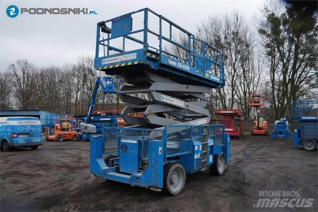 Genie 4390 Piattaforme a pantografo