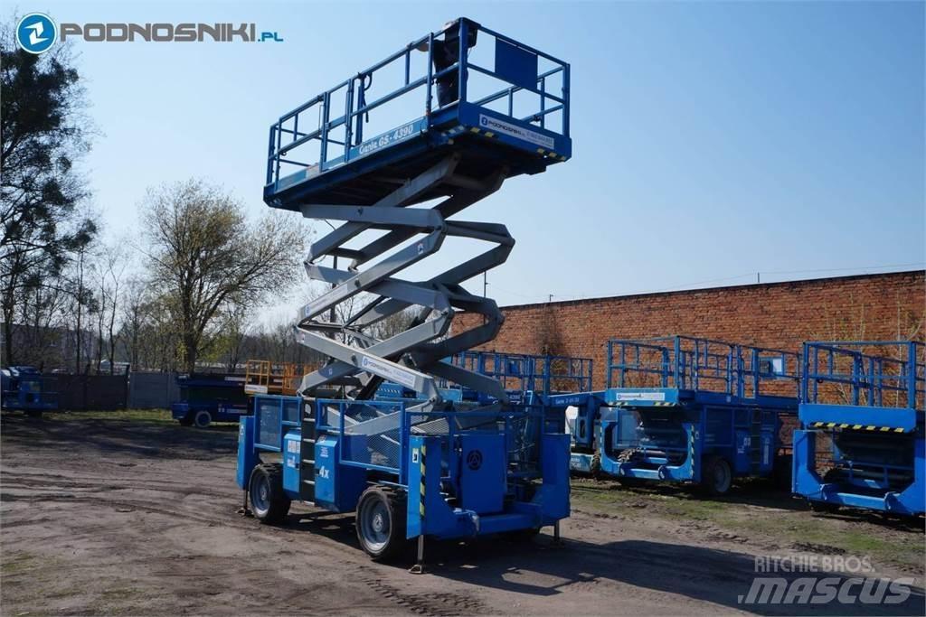 Genie 4390 Piattaforme a pantografo