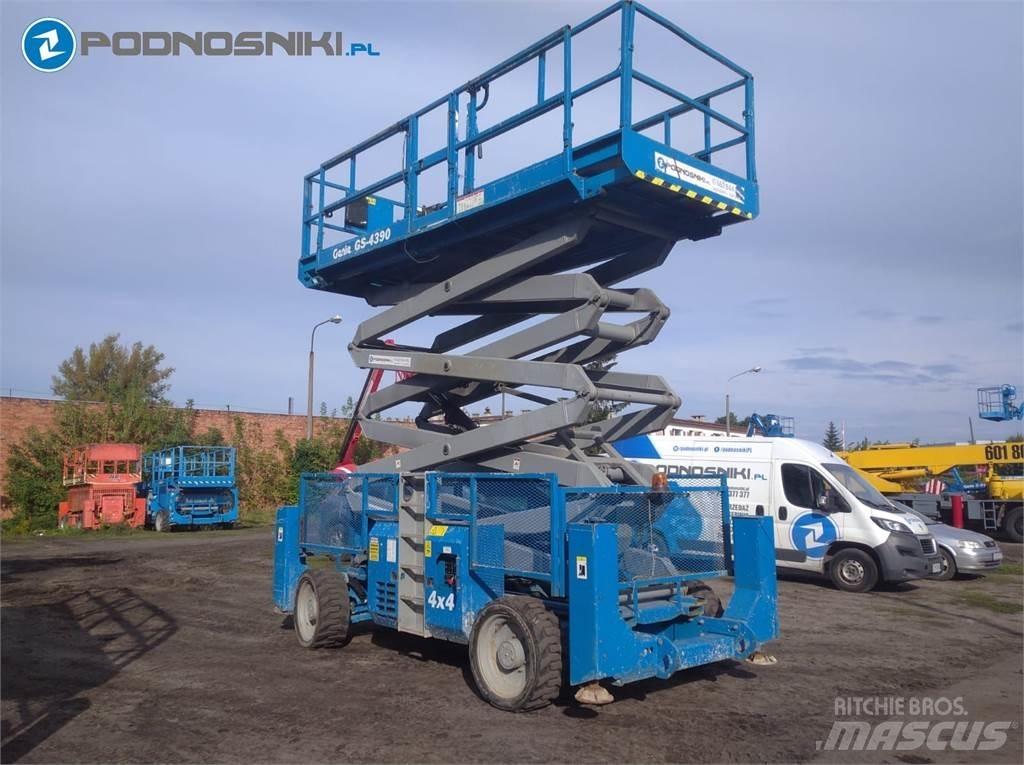 Genie 4390 Piattaforme a pantografo