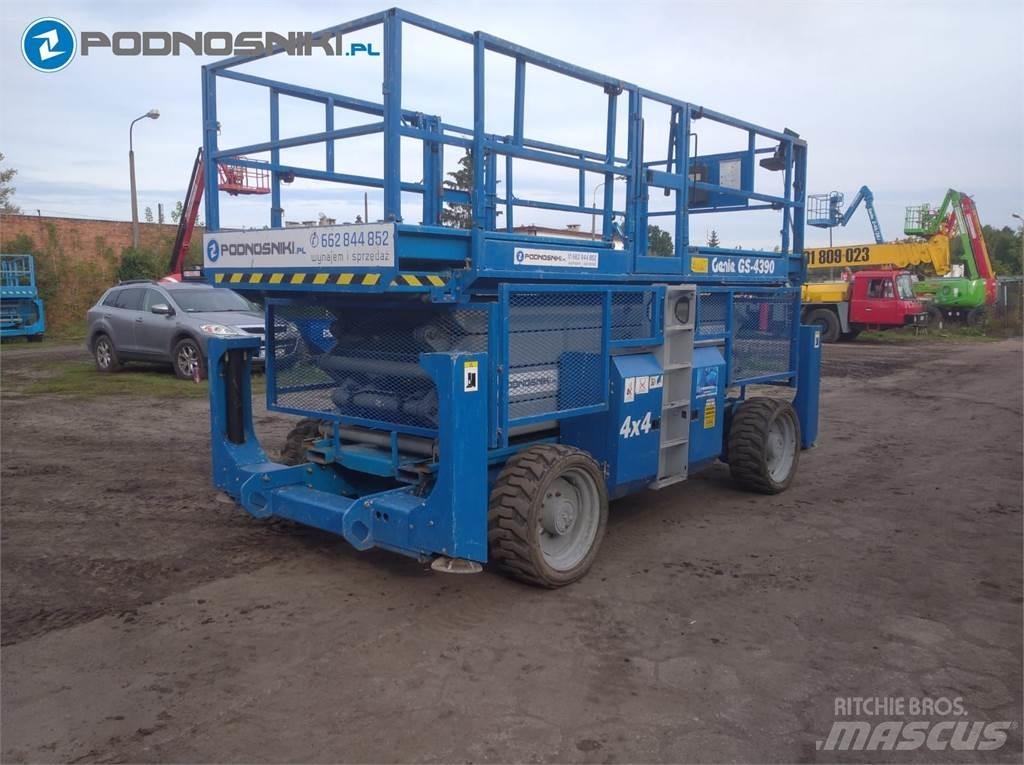 Genie 4390 Piattaforme a pantografo