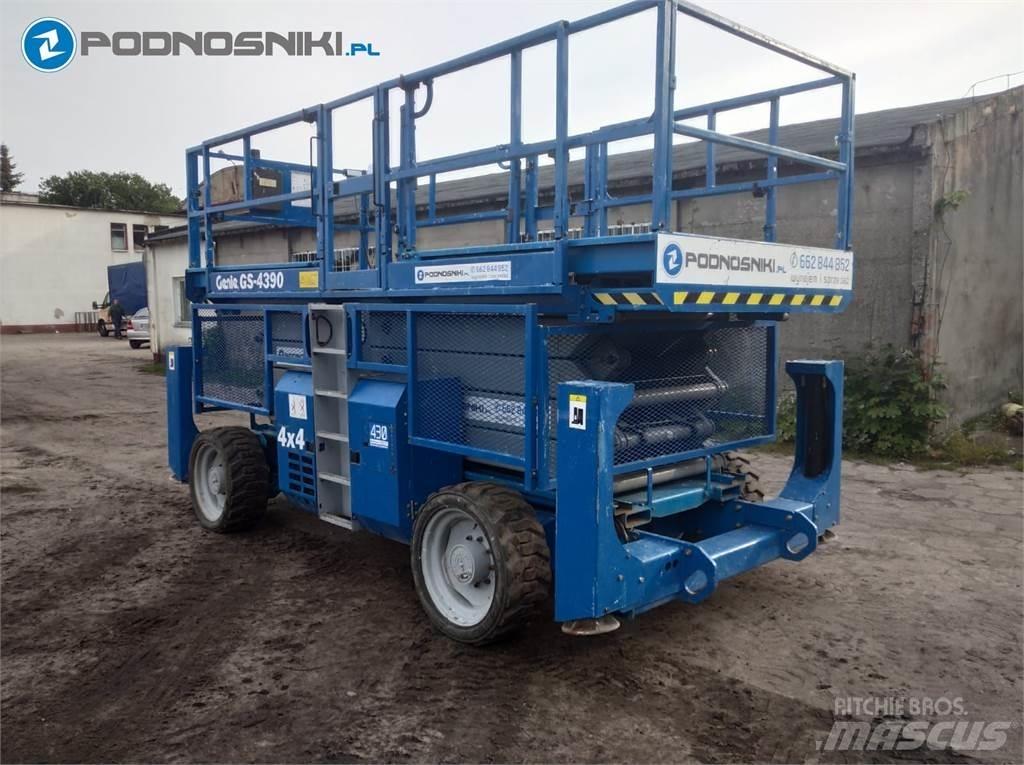 Genie 4390 Piattaforme a pantografo