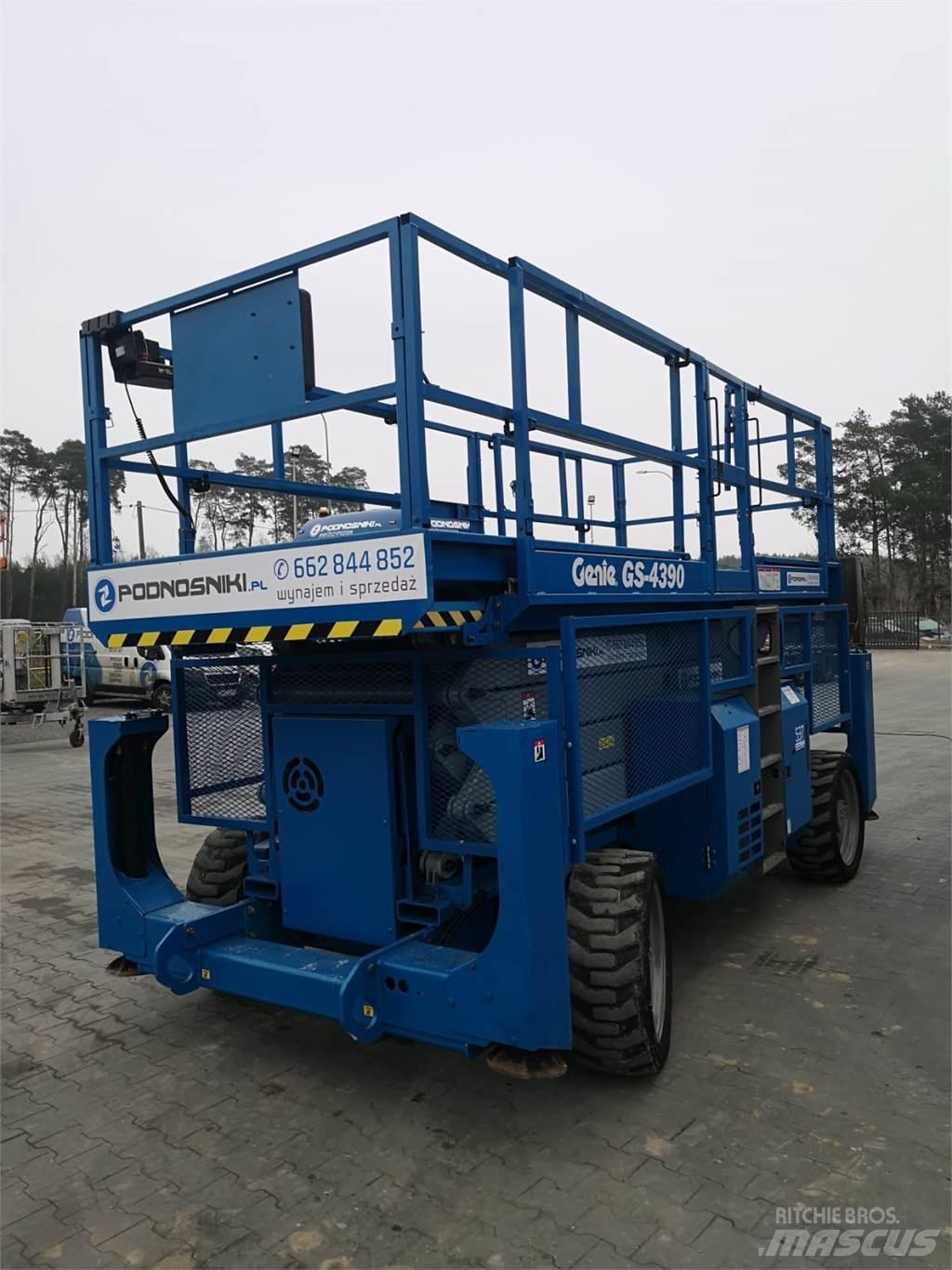 Genie GS-4390 Piattaforme a pantografo