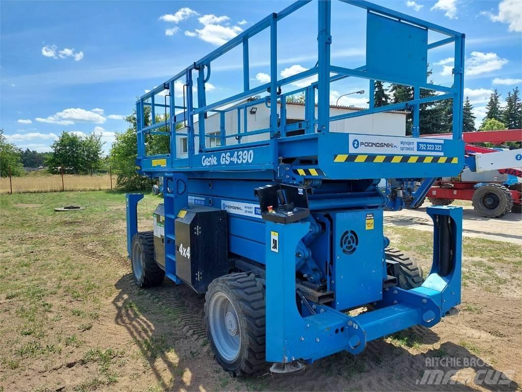 Genie GS-4390 RT Piattaforme a pantografo