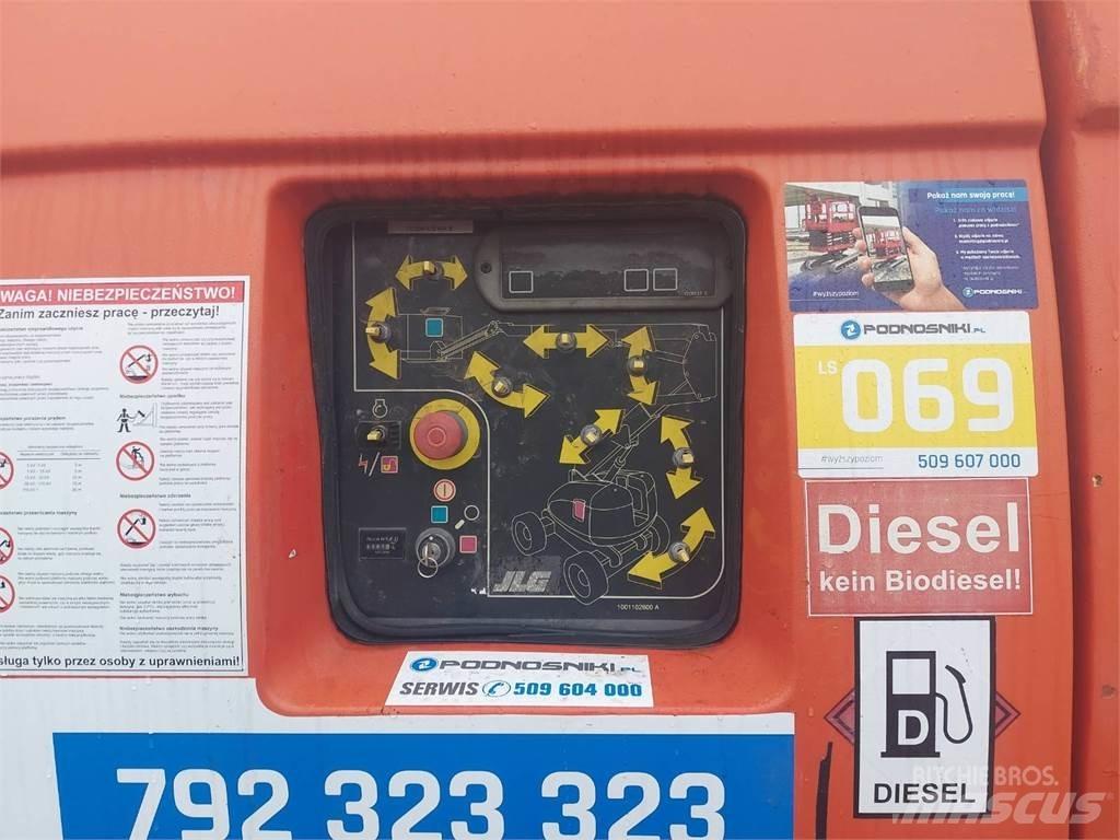 JLG 800AJ Piattaforme a braccio articolato