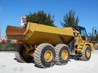 CAT 725 Dumpers articolati