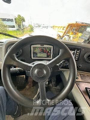 CAT 770G Dumper a telaio rigido