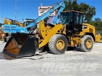 CAT 938M Pale gommate