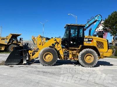 CAT 938M Pale gommate
