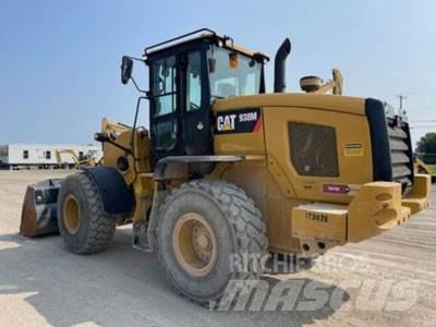 CAT 938M Pale gommate