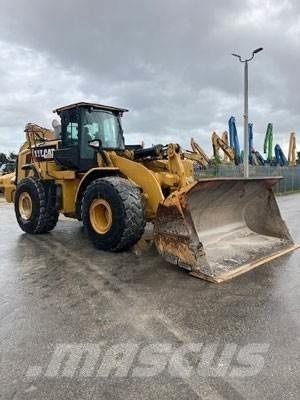CAT 966M Pale gommate