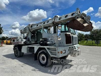 Gradall XL3100 Escavatori gommati