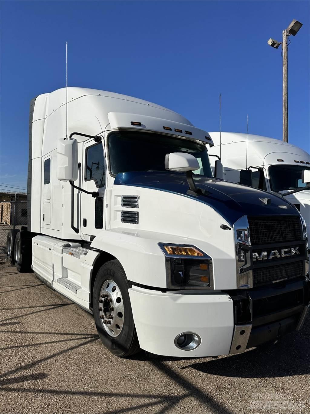 Mack ANTHEM Motrici e Trattori Stradali