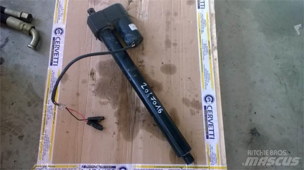 CAT 735 Costruzioni - Altro