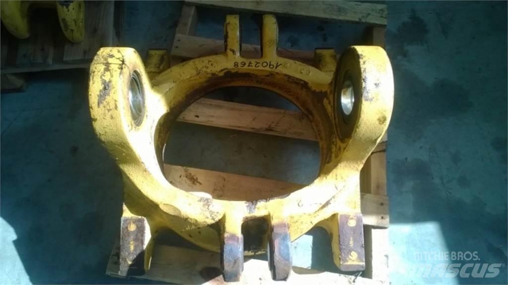 CAT 735 Telaio e sospensioni