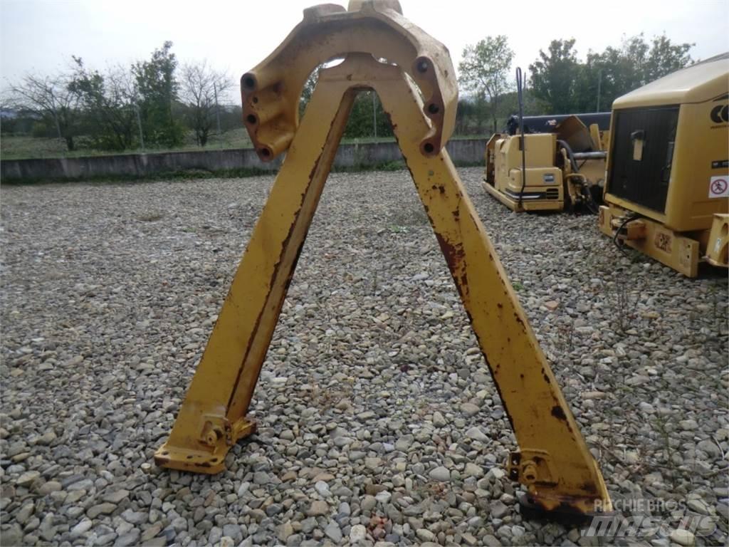 CAT 735 Telaio e sospensioni