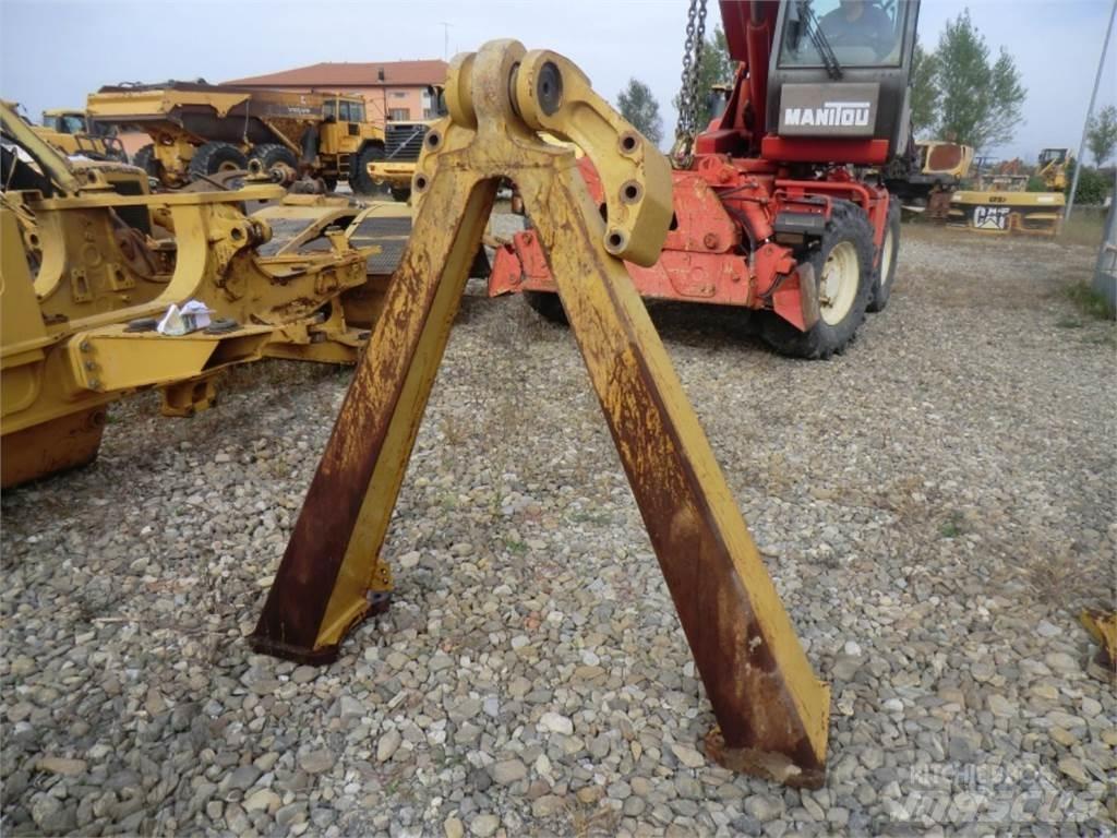 CAT 735 Telaio e sospensioni
