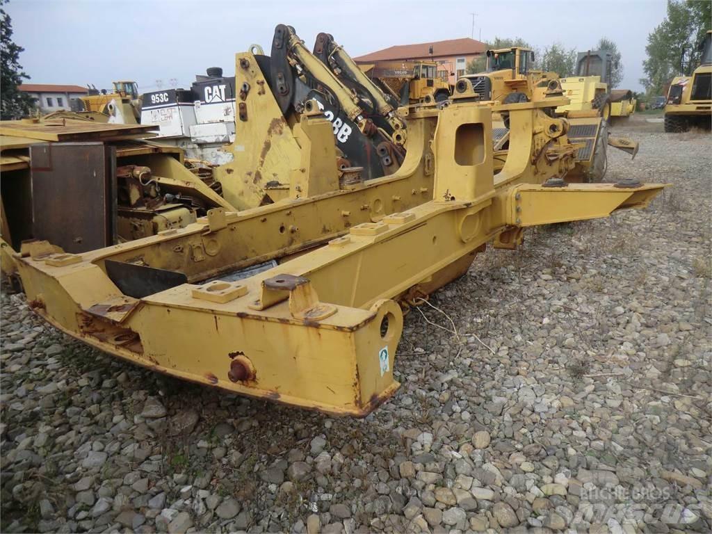 CAT 735 Telaio e sospensioni