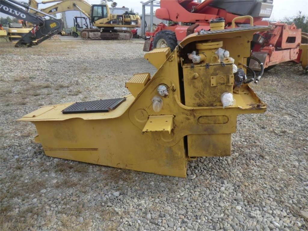 CAT 735 Telaio e sospensioni