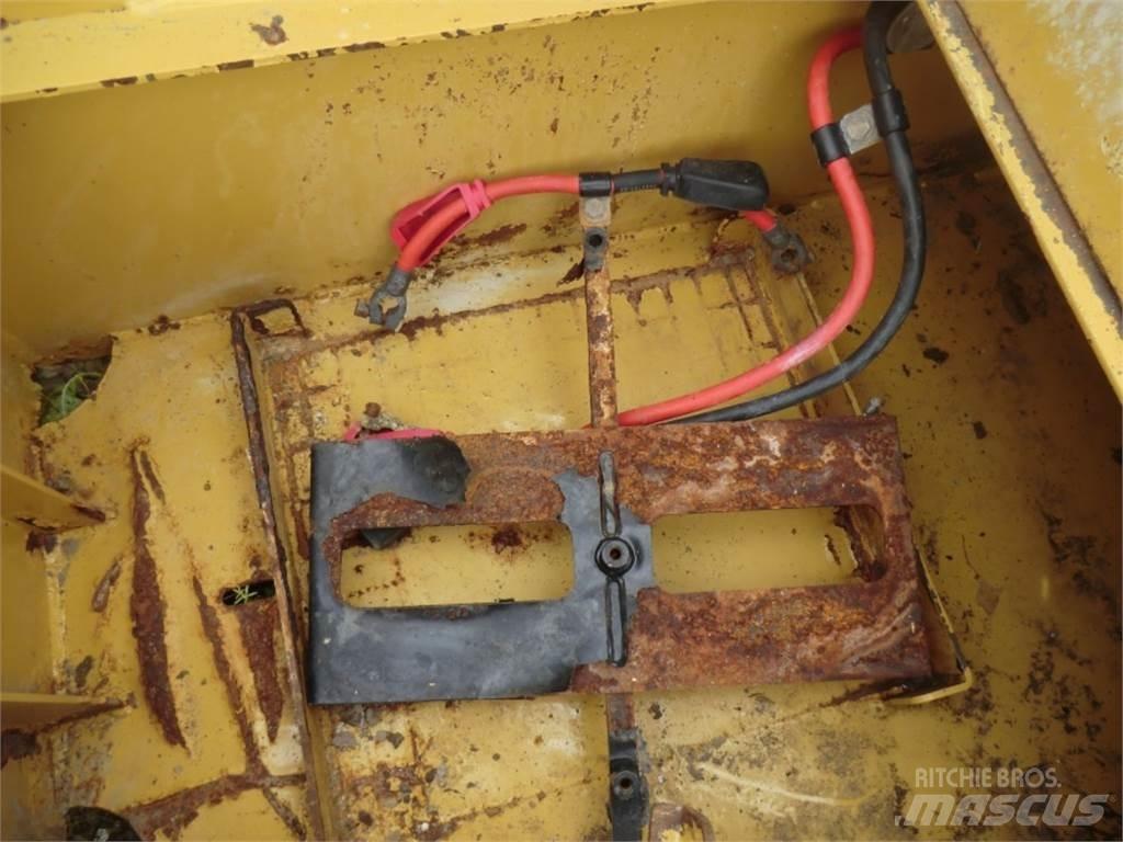 CAT 735 Telaio e sospensioni