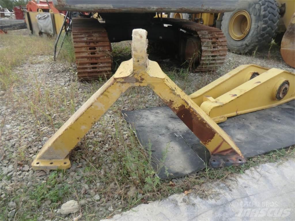 CAT 735 Telaio e sospensioni