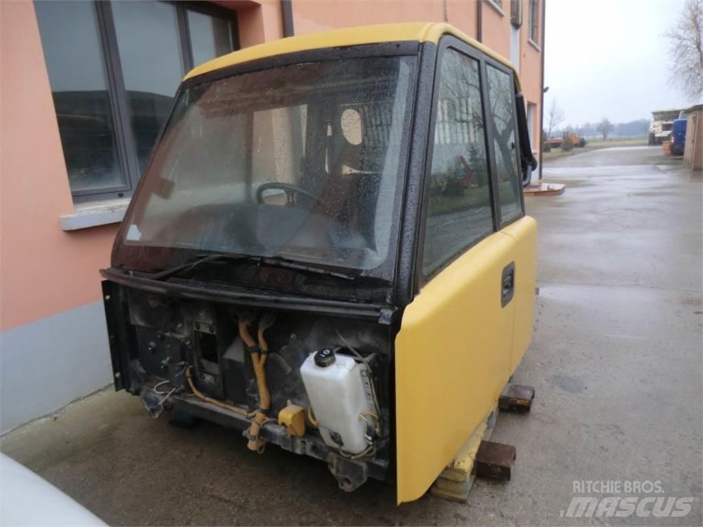 CAT 735 Telaio e sospensioni