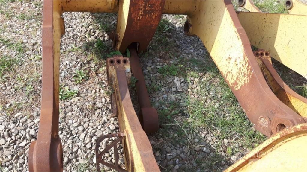 CAT 953 Telaio e sospensioni