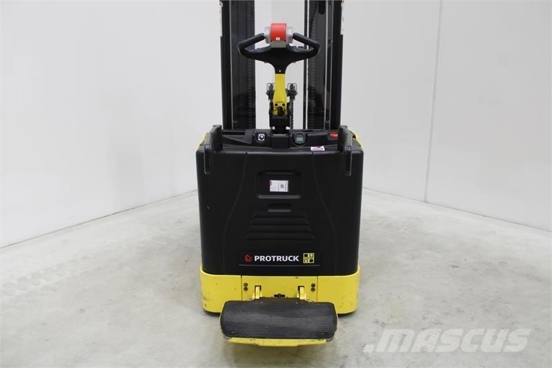 Hyster P2.0S Carrelli elevatori bassi a piattaforma