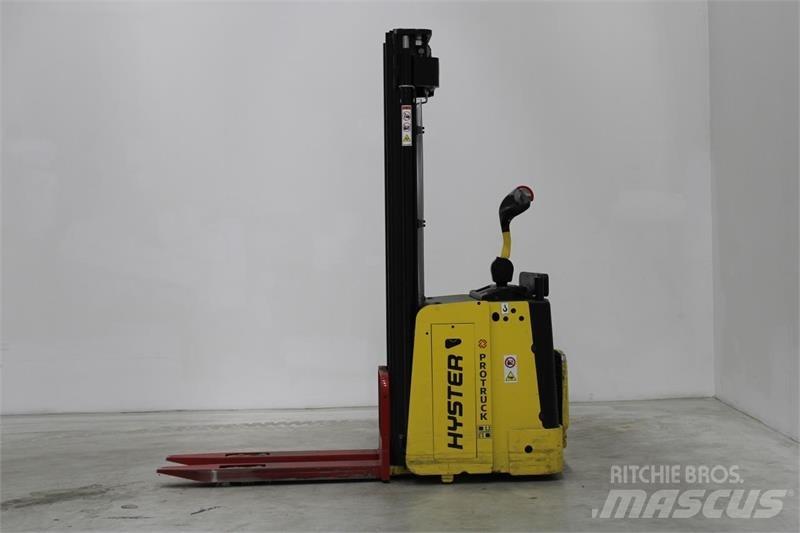 Hyster S1.5S Carelli stoccatori  automatici-usati