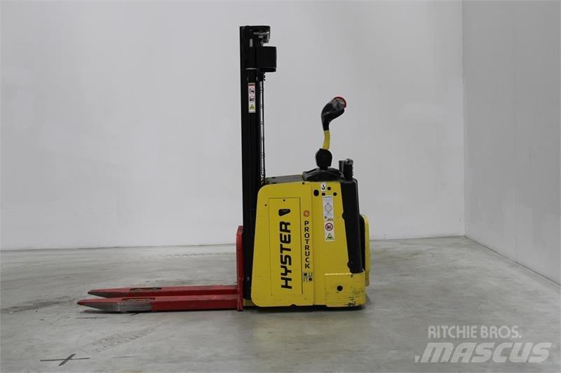Hyster S1.5S Carelli stoccatori  automatici-usati