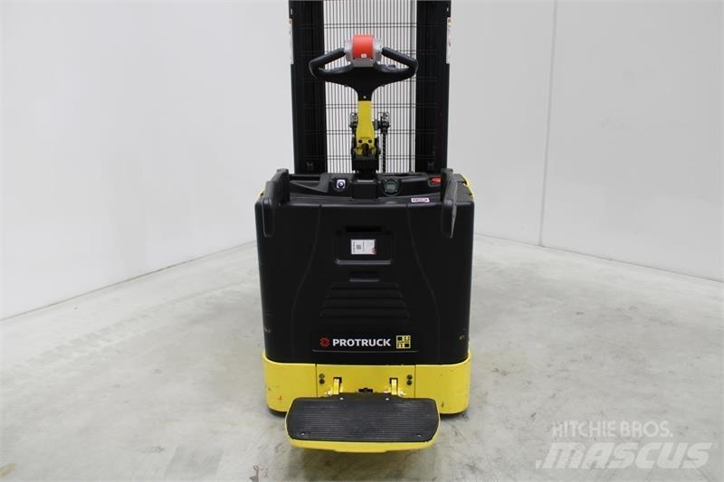Hyster S1.5S Carelli stoccatori  automatici-usati