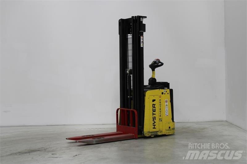 Hyster S1.5S Carelli stoccatori  automatici-usati