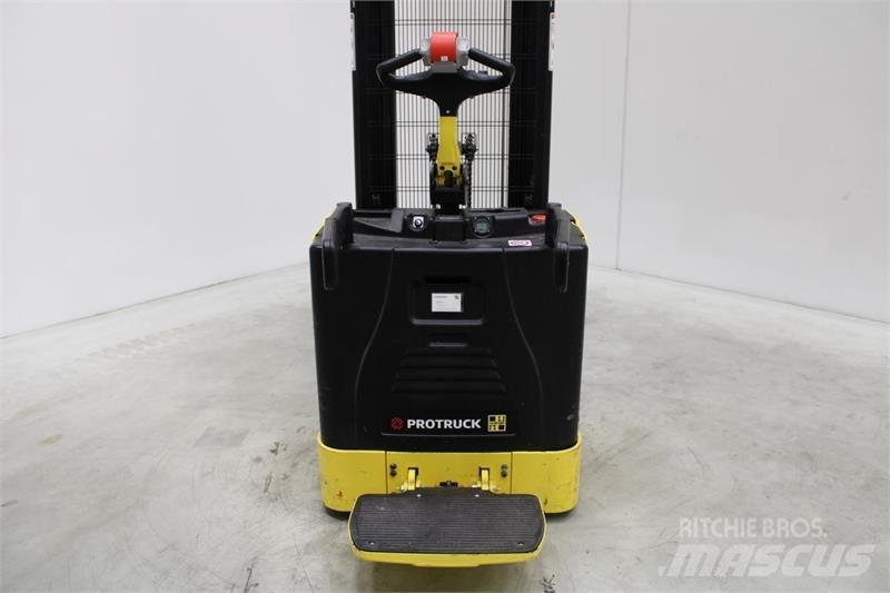 Hyster S1.5S Carelli stoccatori  automatici-usati
