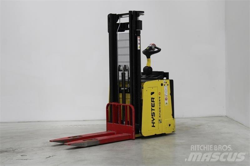Hyster S1.5S Carelli stoccatori  automatici-usati