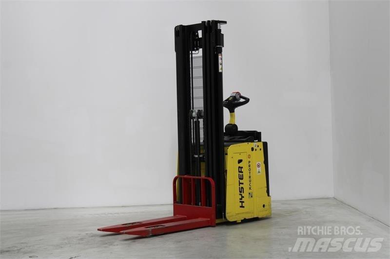 Hyster S1.5S Carelli stoccatori  automatici-usati