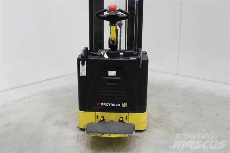 Hyster S1.5S Carelli stoccatori  automatici-usati