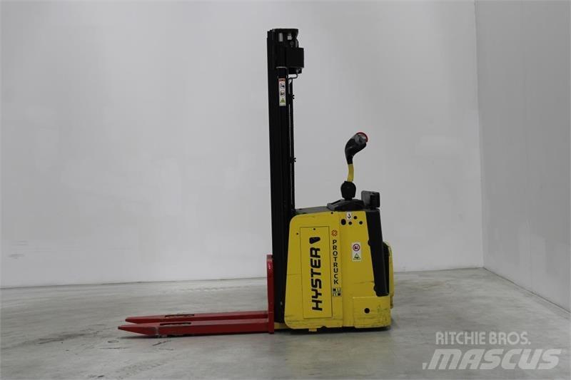 Hyster S1.5S Carelli stoccatori  automatici-usati