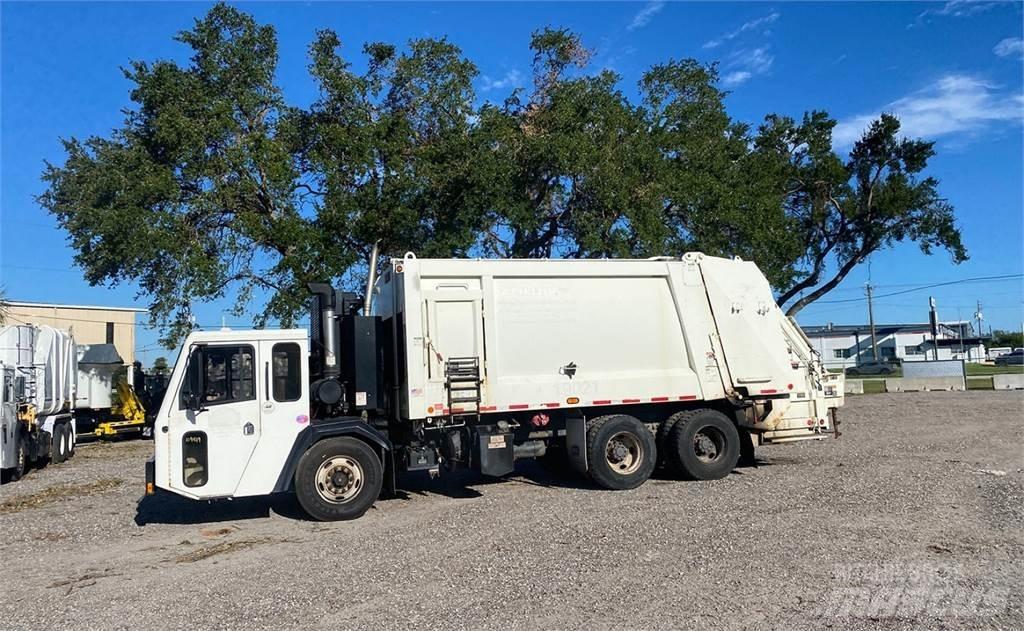 CCC LET2 Camion dei rifiuti