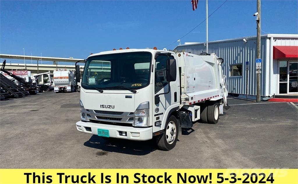 Isuzu NRR Camion dei rifiuti