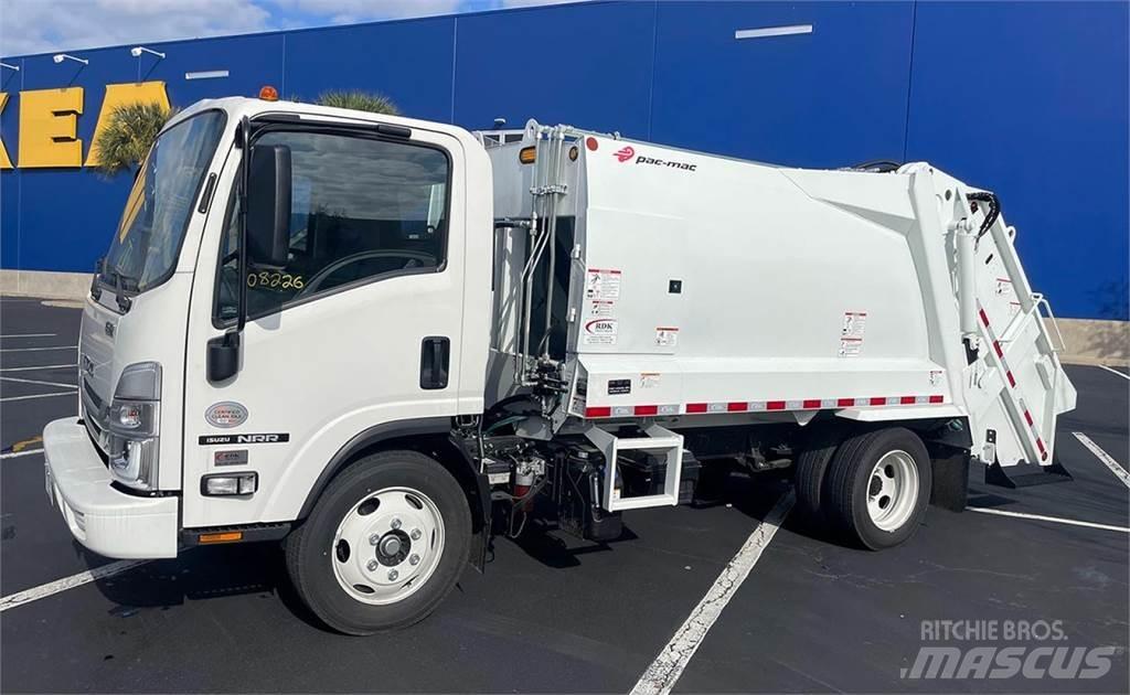 Isuzu NRR Camion dei rifiuti