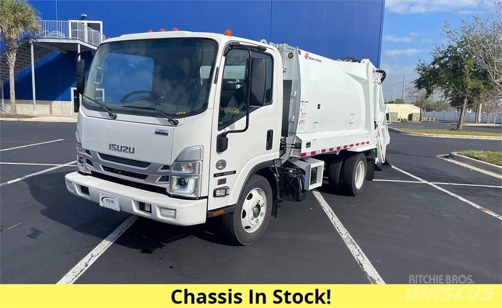 Isuzu NRR Camion dei rifiuti