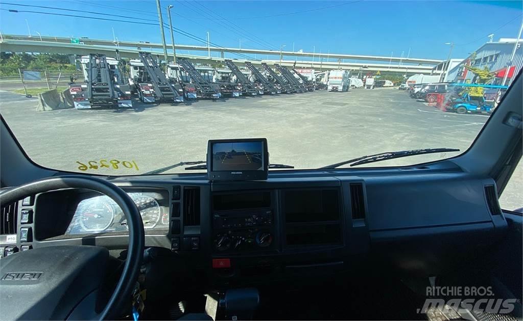 Isuzu NRR Camion dei rifiuti