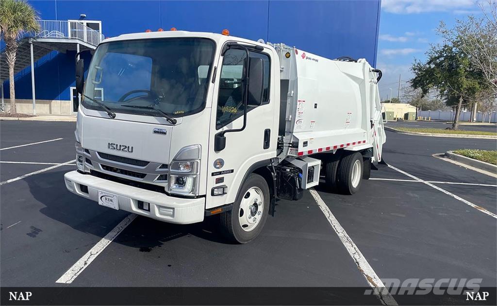 Isuzu NRR Camion dei rifiuti